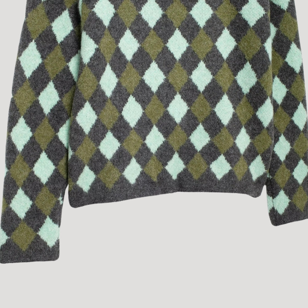 Kofta dam – kort grön stickad med knappar