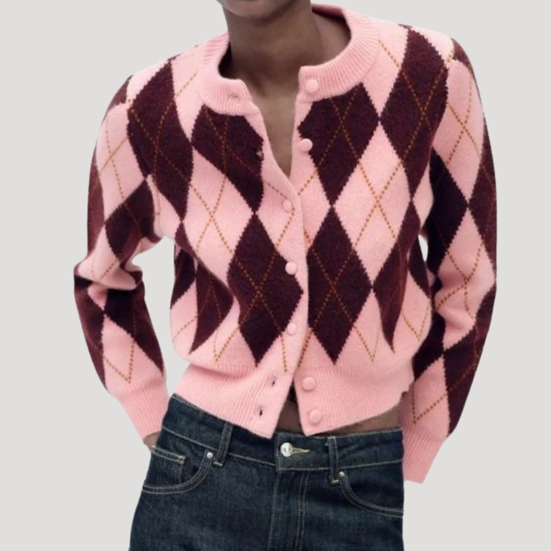 Kofta dam – kort rosa stickad med knappar