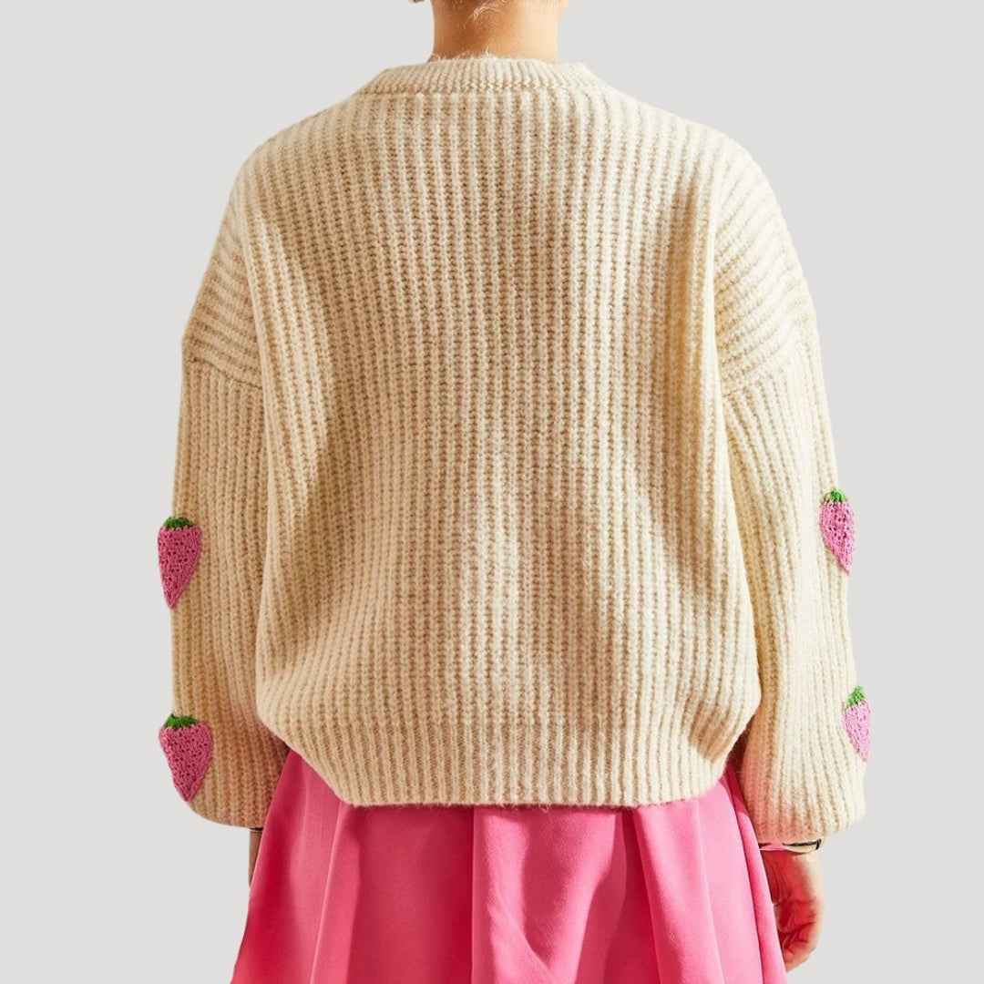 Kofta dam – stickad cardigan med knappar och jordgubbsmönster