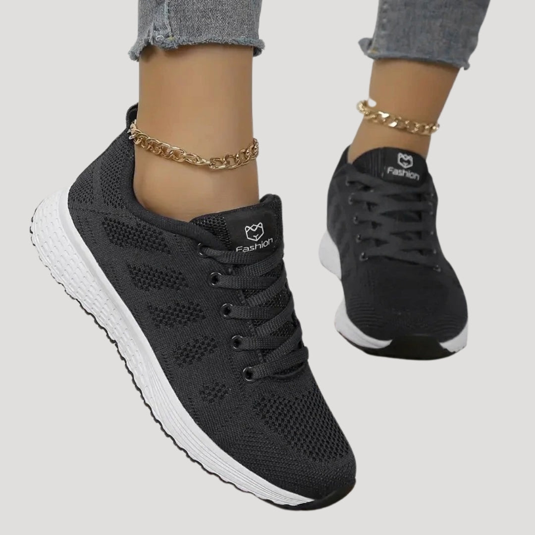 Sneakers dam – träningsskor med mesh och snörning