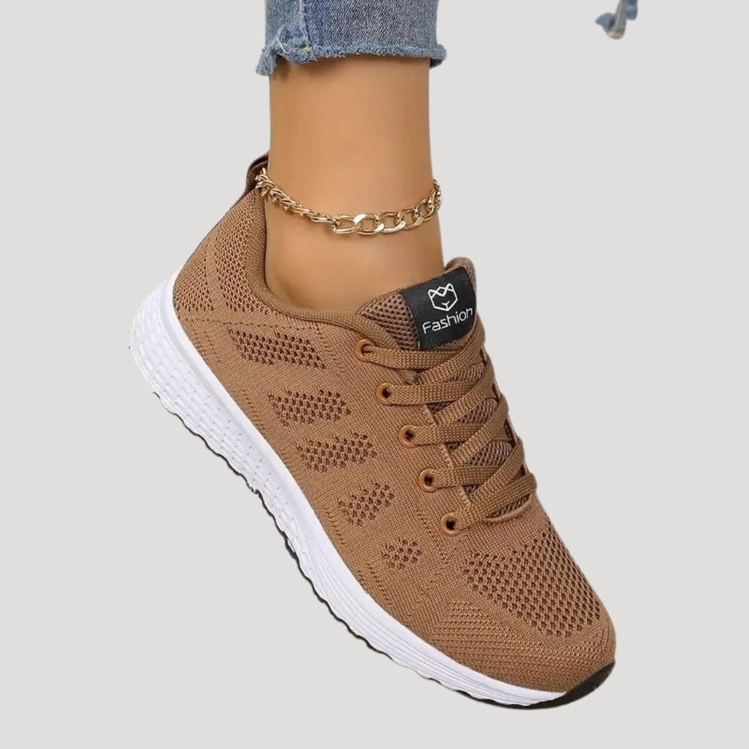 Sneakers dam – träningsskor med mesh och snörning