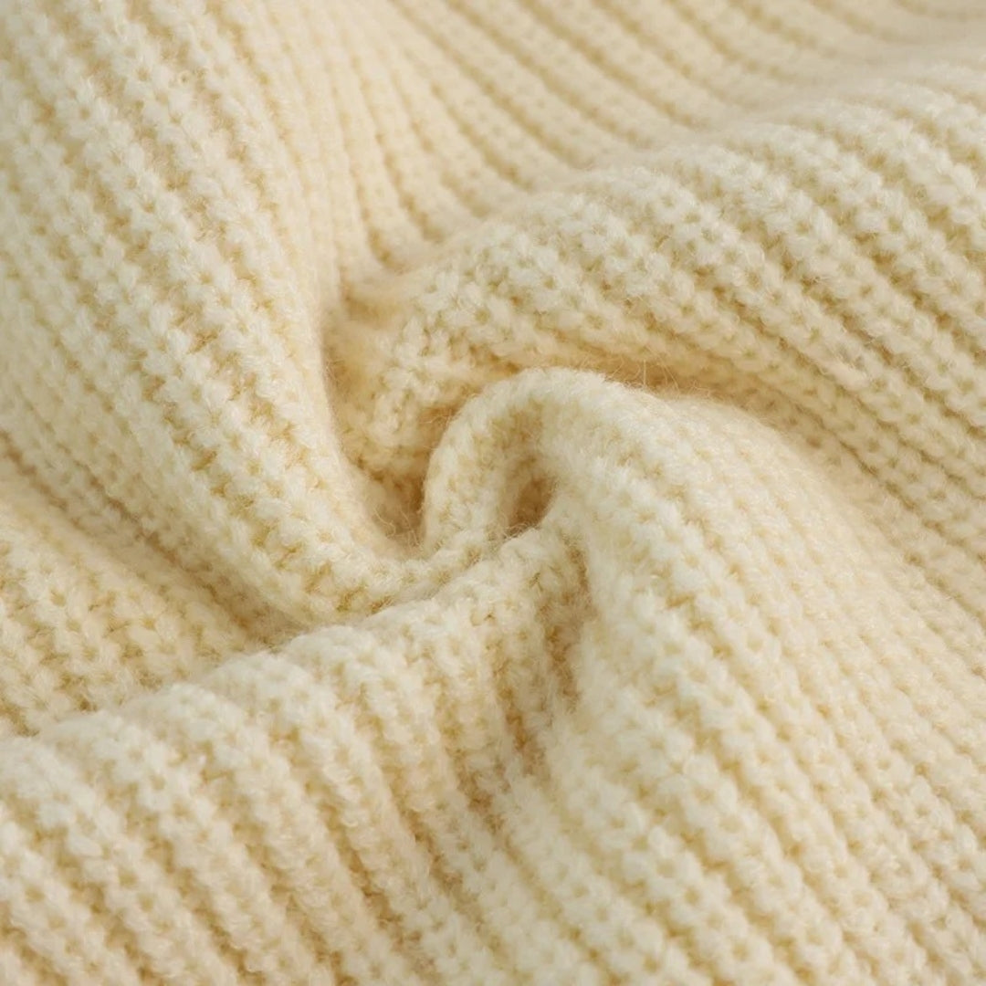 Kofta dam – stickad cardigan med knappar och jordgubbsmönster