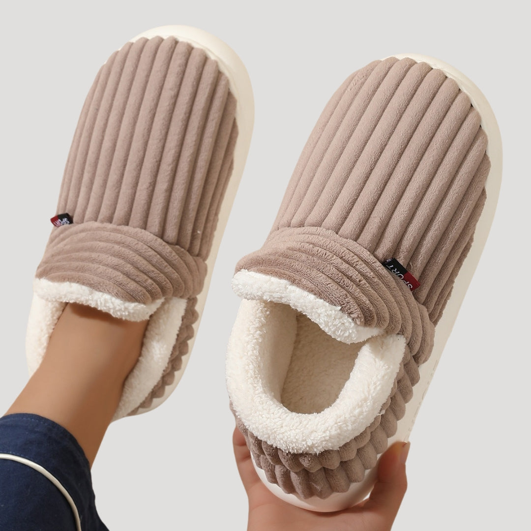 Fleece-lined women's slipper boots in cozy gray. 3