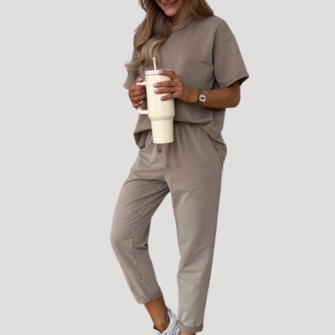 Dam matchande set t shirt och shorts