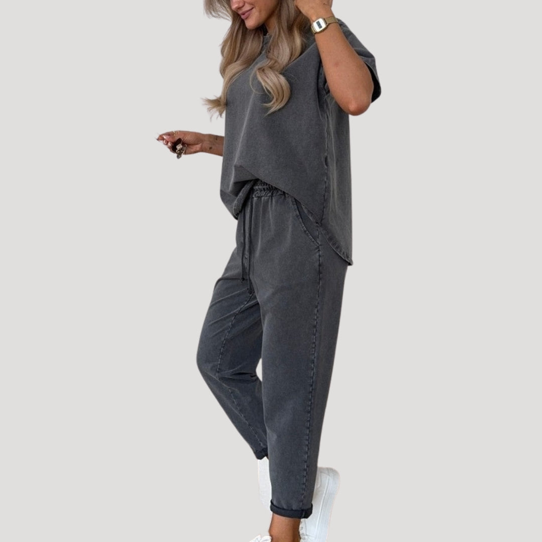 Dam matchande set t shirt och shorts