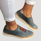 Dam slip on skor i perforerad design