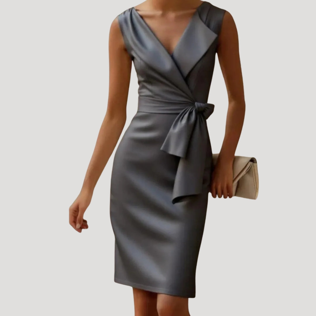 Dam ärmlös festklänning midi modell med knytning