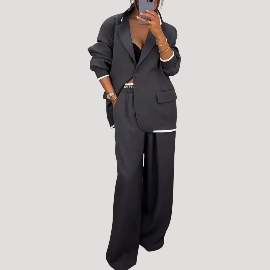Dam kostym set med oversized kavaj och vida byxor