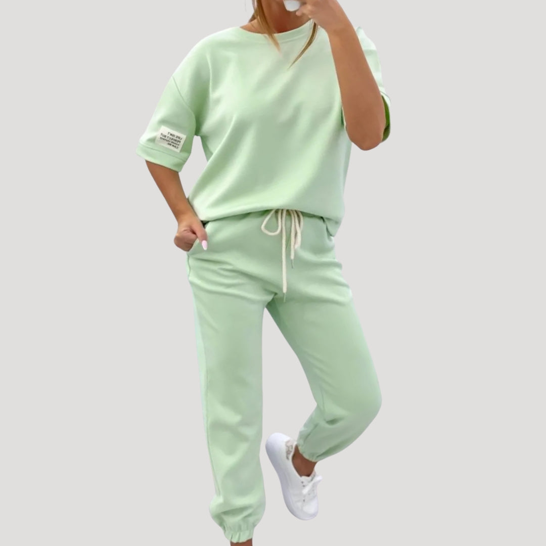 Dam mjukisset kortärmad topp och joggingbyxor mysdress
