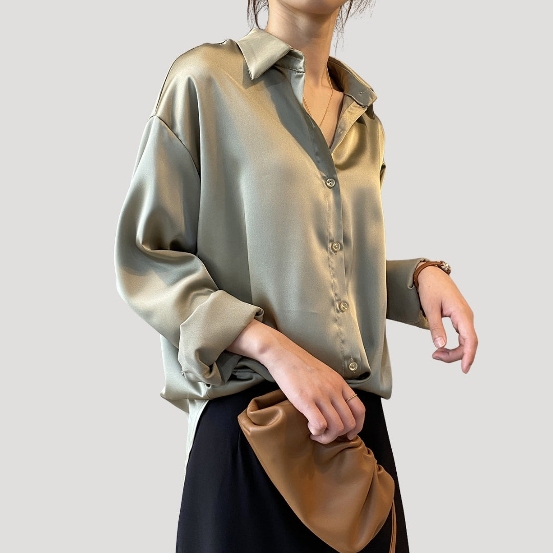 Dam sidenblus i satin långärmad skjortmodell
