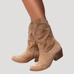 Dam skor cowboy boots med perforerad design och klack