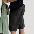 Dam svarta jeansshorts i bermudamodell med raka ben