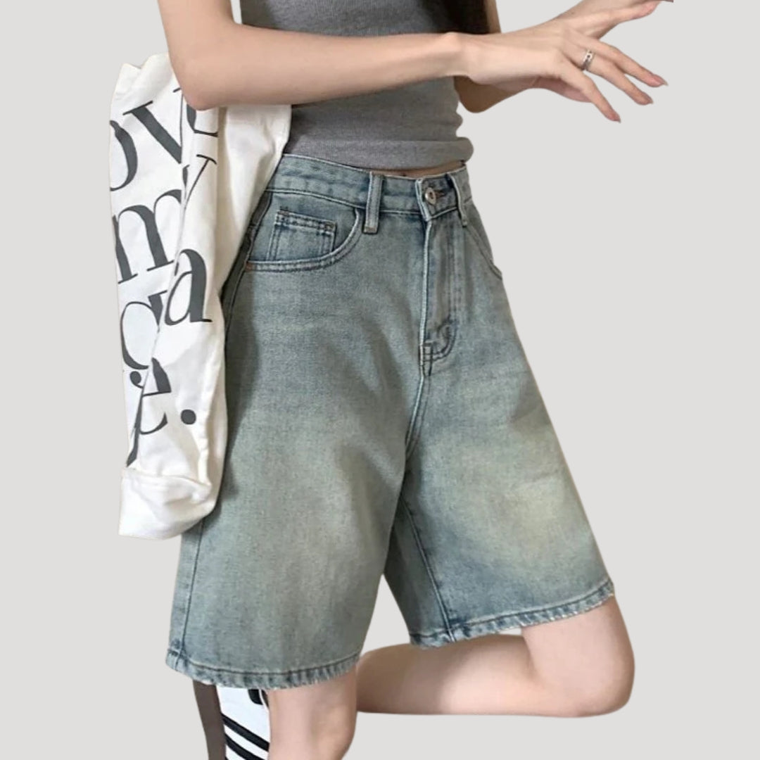 Dam jeansshorts i knälång modell med hög midja