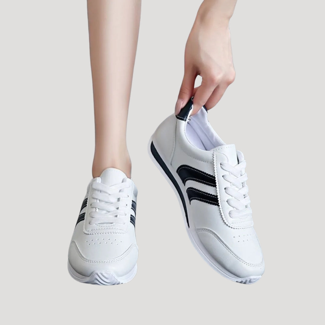 Dam sneakers med snörning och låg profil