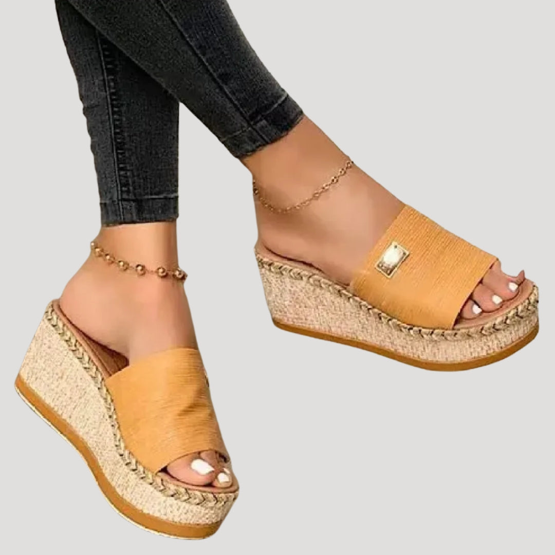Dam sandaler med kilklack platå slip in tåsandaler
