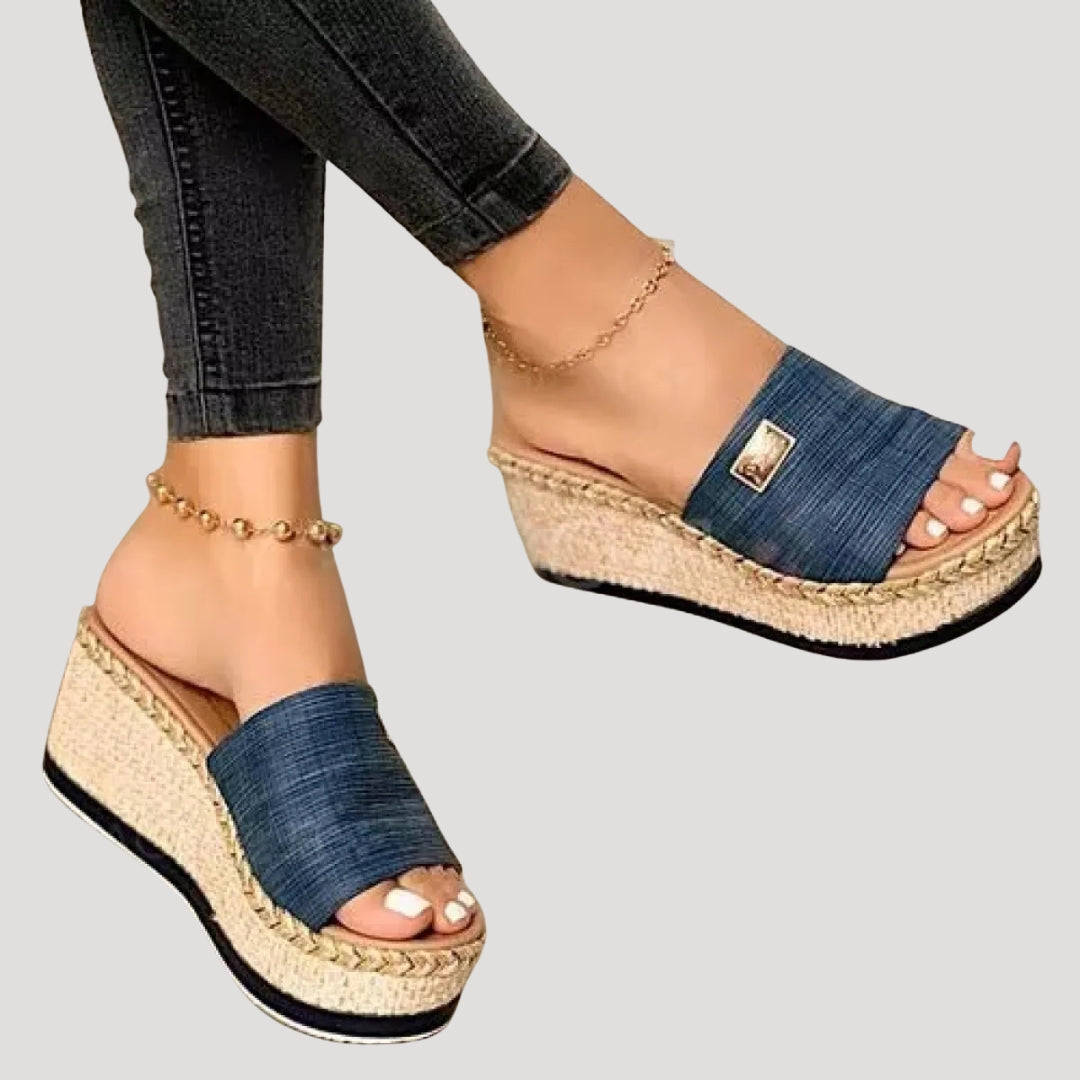 Dam sandaler med kilklack platå slip in tåsandaler