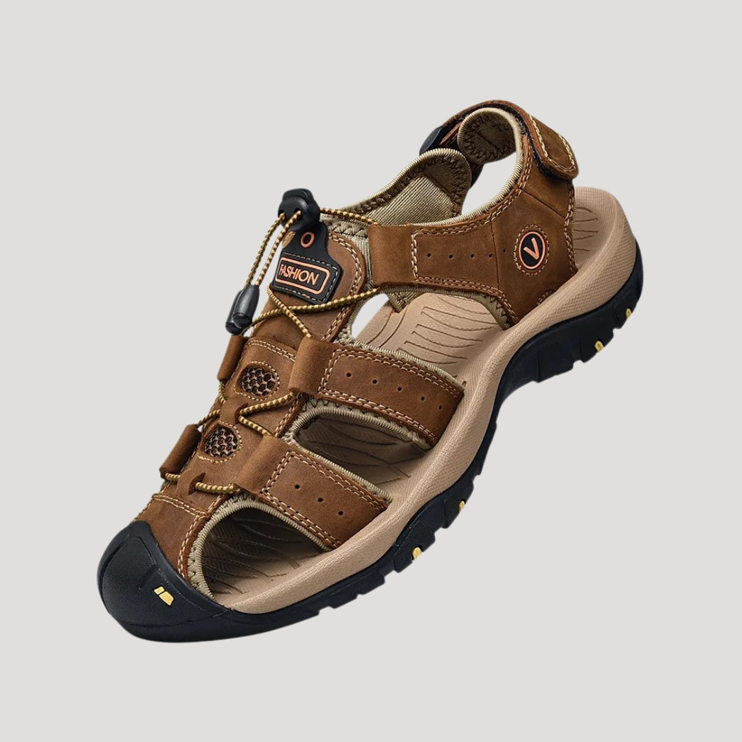 Herr sandaler i slitstarkt material med justerbar stängning