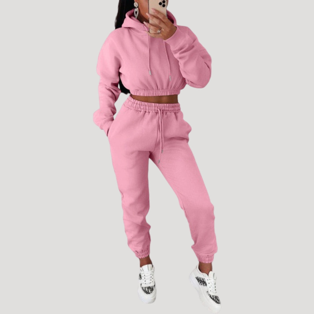 Dam mjukisset med croppad hoodie och byxa