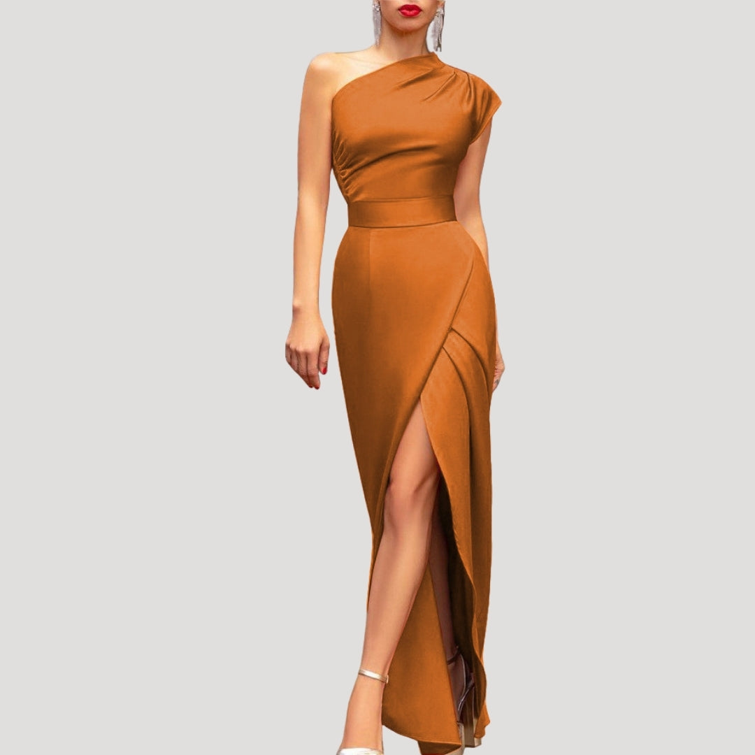Dam enaxlad asymmetrisk festklänning i maxilängd