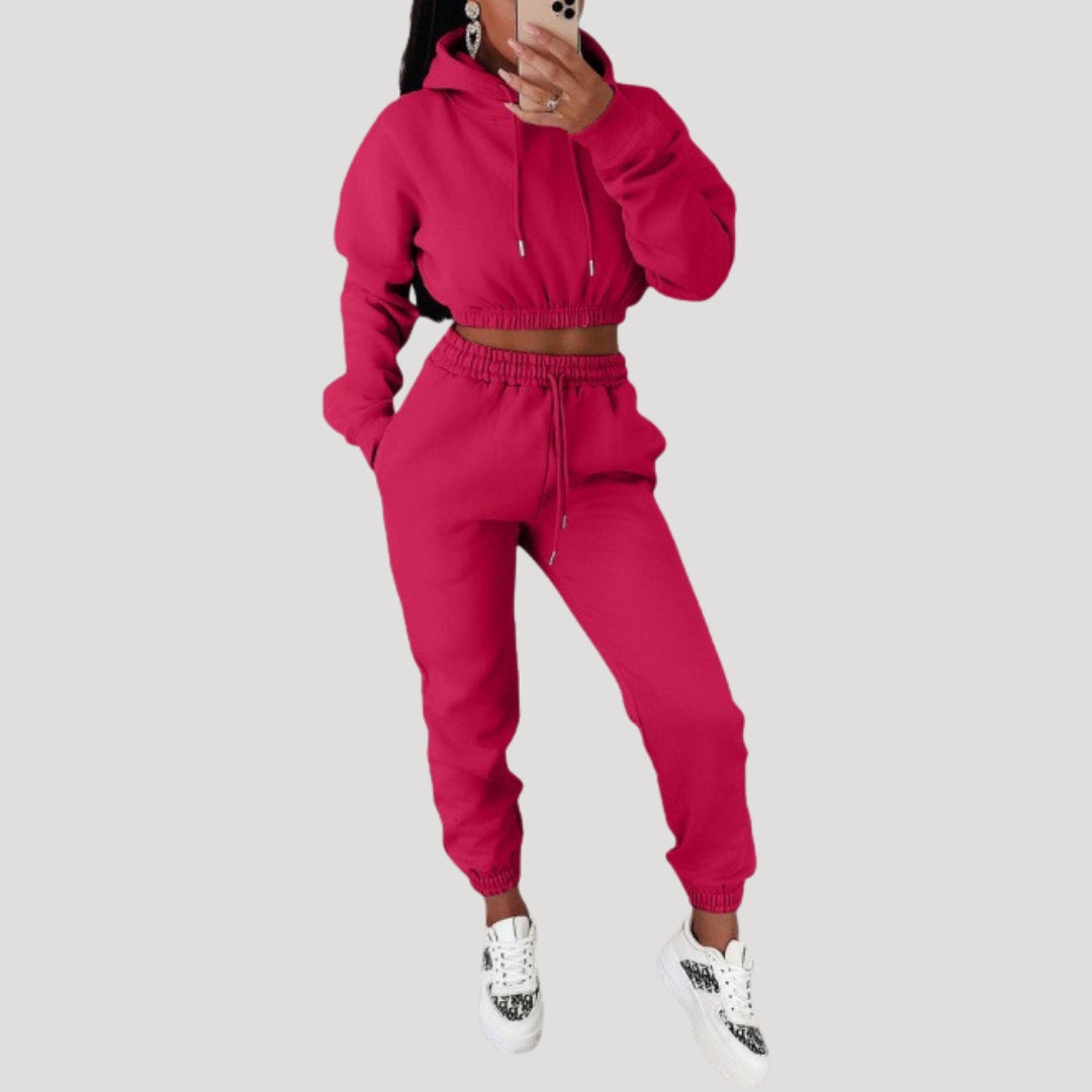 Dam mjukisset med croppad hoodie och byxa