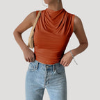 Draperad topp dam – ärmlös festtopp med hög hals