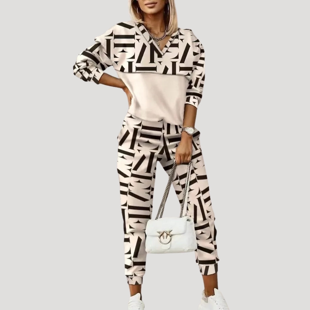 Dam mjukisset i matchande tvådelat långärmat byxset