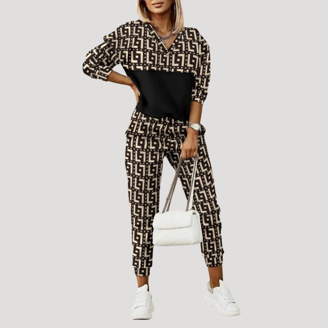 Dam mjukisset i matchande tvådelat långärmat byxset