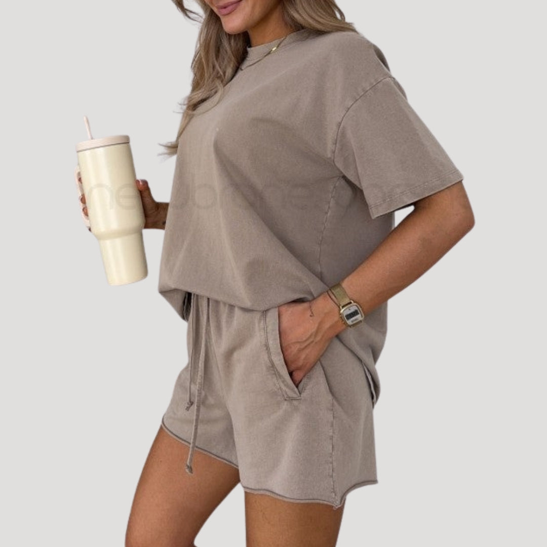 Dam matchande set t shirt och shorts