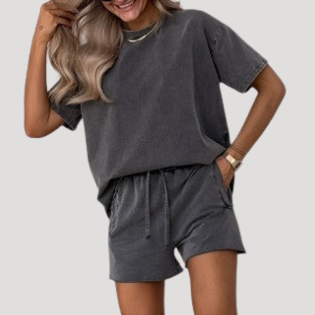 Dam matchande set t shirt och shorts