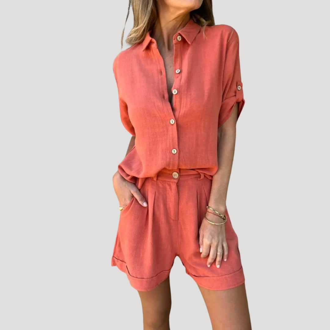 Dam tvådelat set med skjorta och shorts