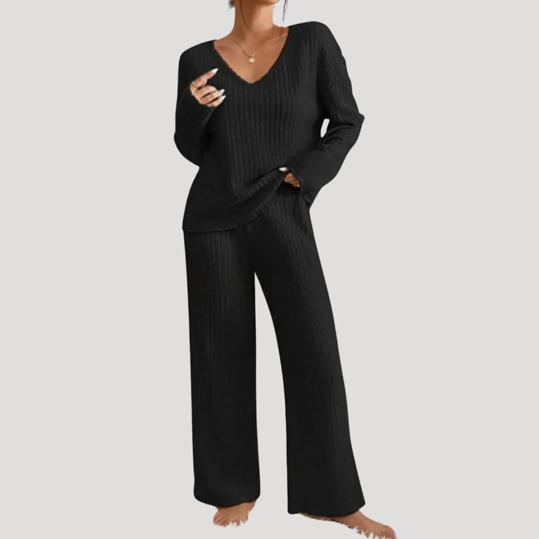 Dam stickat tvådelat set med ribbad struktur