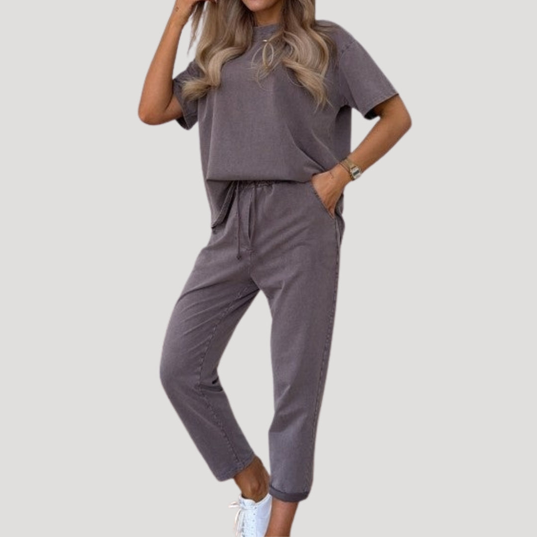 Dam matchande set t shirt och shorts