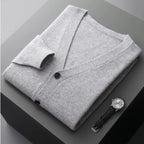 Dam cardigan i mjukt material med knappknäppning 9