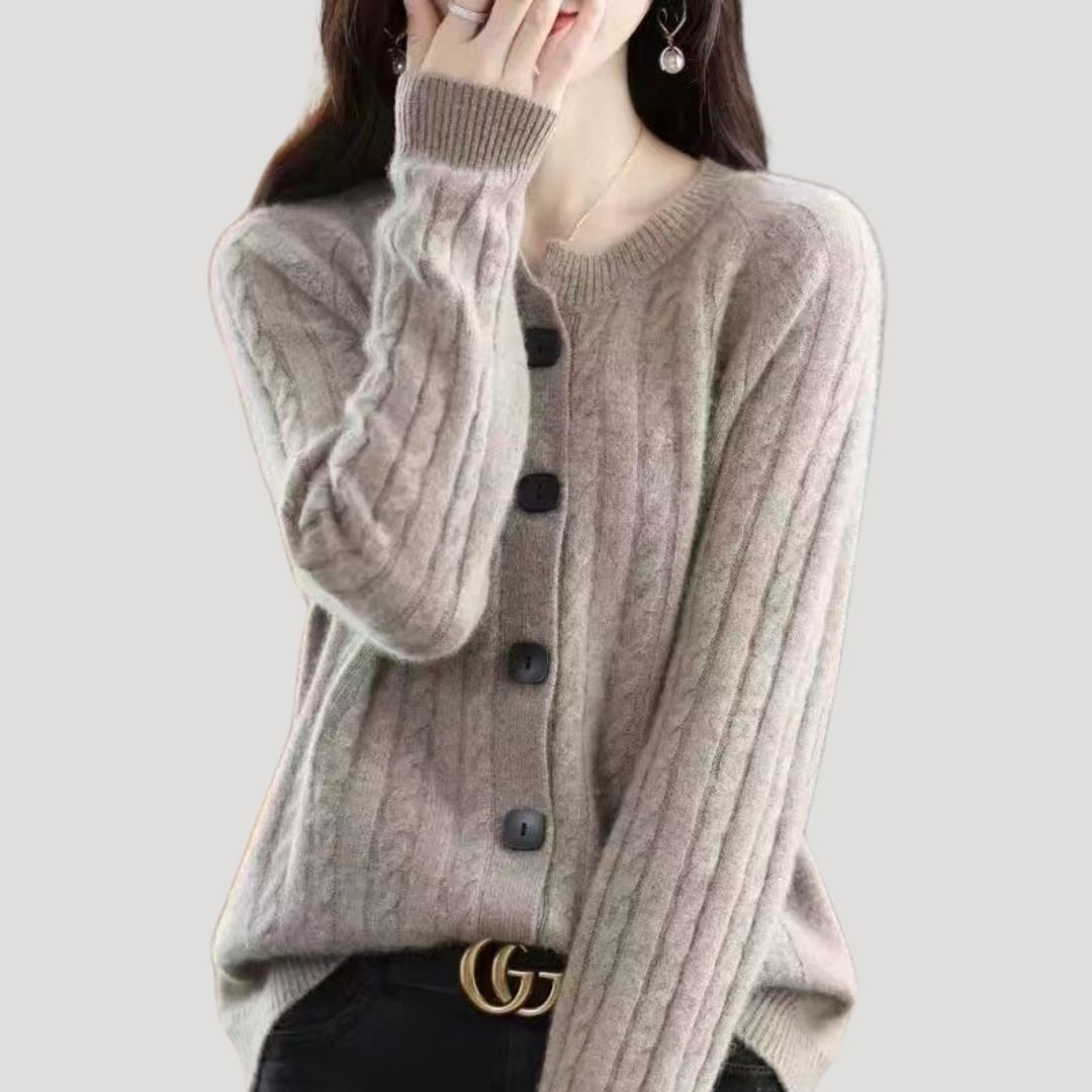 Dam stickad chunky ribbad tröja med knappar för vinter 2