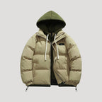 Herr svart pufferjacka quiltad med huva för vinterbruk